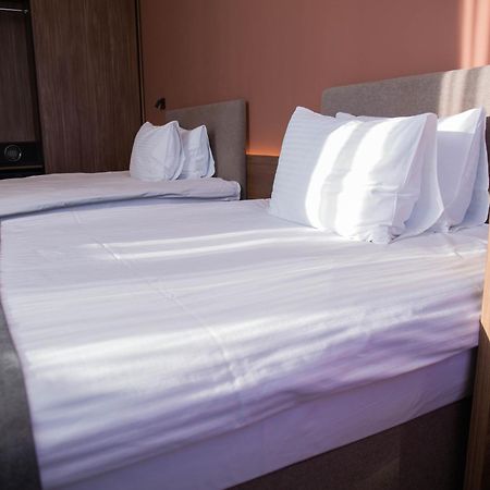 Small Hotel فينيتسا المظهر الخارجي الصورة