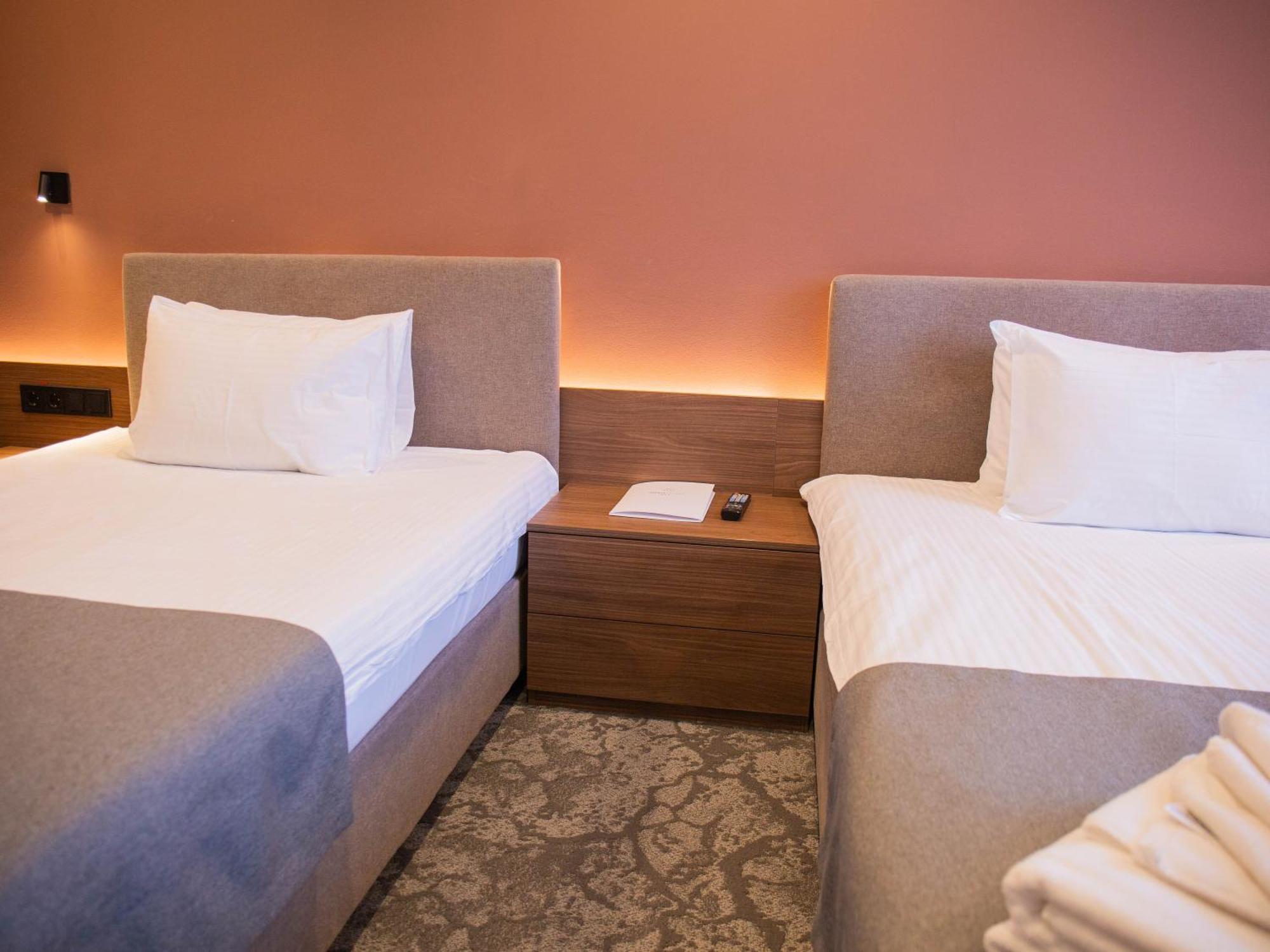 Small Hotel فينيتسا المظهر الخارجي الصورة