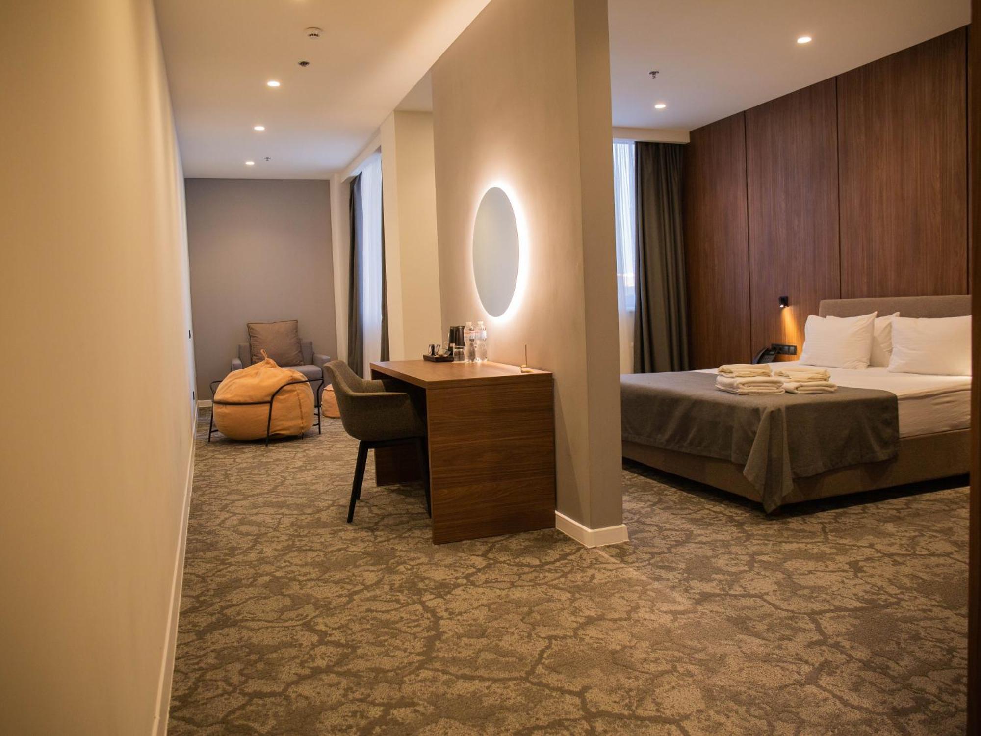 Small Hotel فينيتسا المظهر الخارجي الصورة