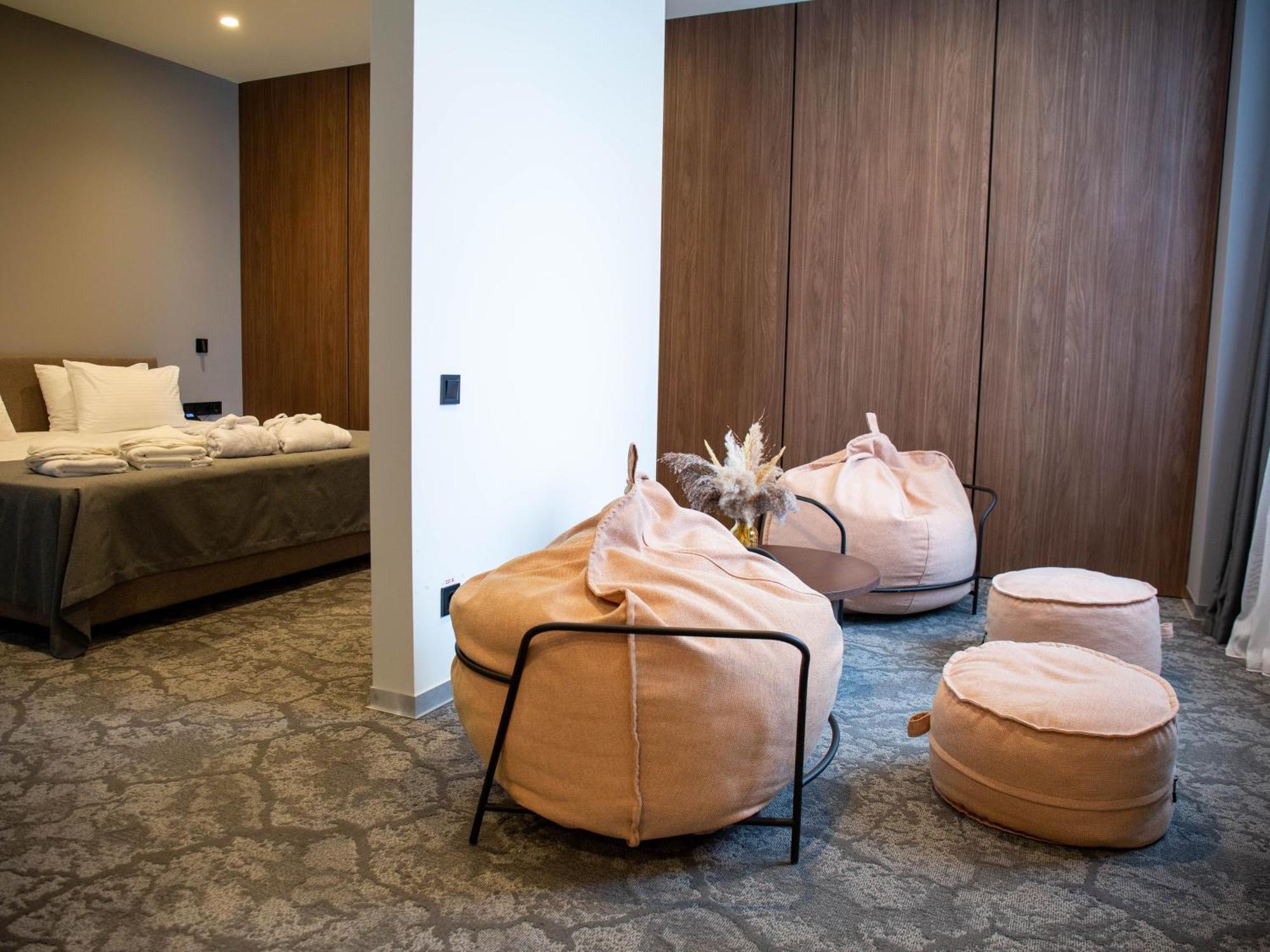Small Hotel فينيتسا المظهر الخارجي الصورة